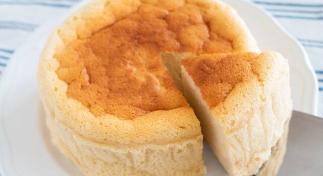 Soffice come il cotone e buona come solo le migliori torte&#8230; prepariamo la cotton cake