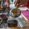 Cos’è e come si fa la cerimonia del tè, caratteristica dei paesi asiatici