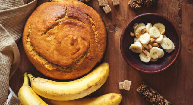 Torta con banane e Nutella, la ricetta facile e veloce
