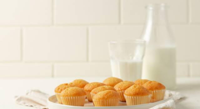 Amate i dolci soffici? Provate i muffin al latte caldo