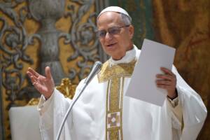 Concluso il Conclave, Papa Leone XIV presiede la prima messa con i cardinali nella Cappella Sistina.